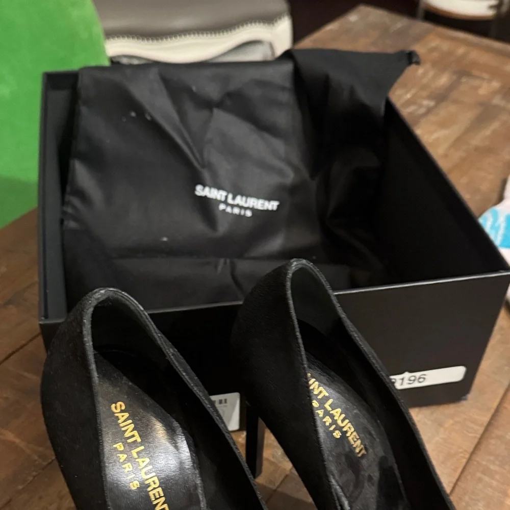 Saint Laurent Classic Black Heels - Picture 5 of 11